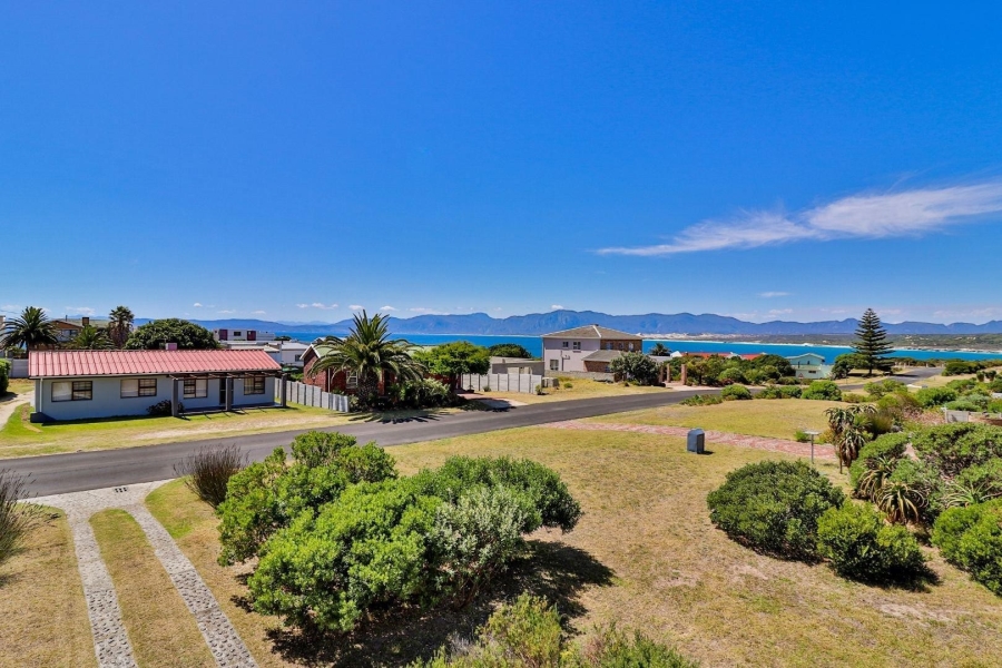 6 Bedroom Property for Sale in De Kelders Western Cape